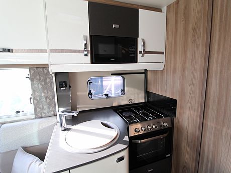 Swift Escape 694 - 2022 image