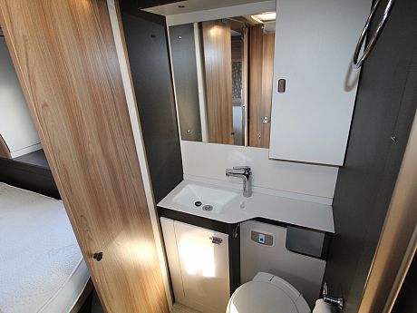 Swift Escape 694 - 2022 image