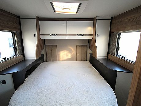 Swift Escape 694 - 2022 image