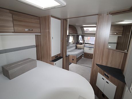 Swift Finesse 880 -2022 image