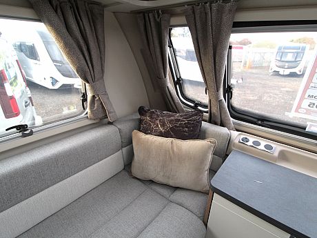 Swift Finesse 880 -2022 image