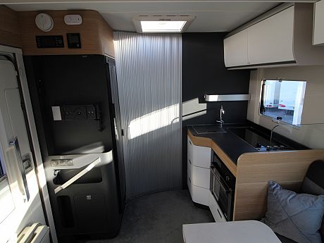 Adria Matrix Plus 600 DT - 2023 image