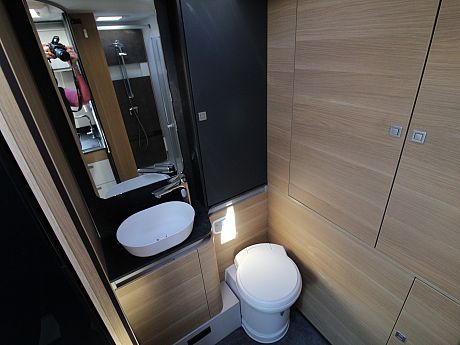 Adria Matrix Plus 600 DT - 2023 image