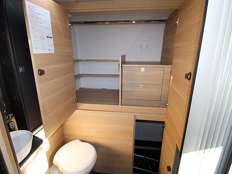 Adria Matrix Plus 600 DT - 2023 image