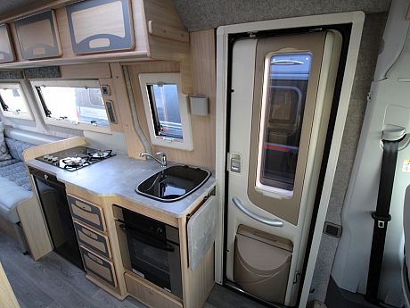 IH N-Class 680 CRL - 2023 image