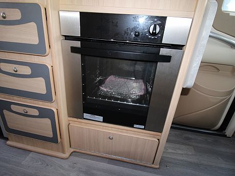 IH N-Class 680 CRL - 2023 image