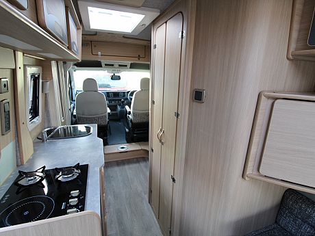 IH N-Class 680 CRL - 2023 image