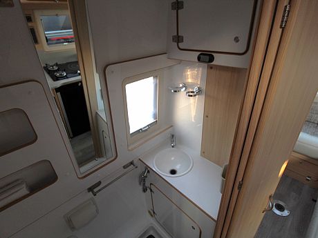 IH N-Class 680 CRL - 2023 image