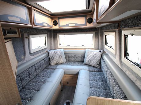 IH N-Class 680 CRL - 2023 image