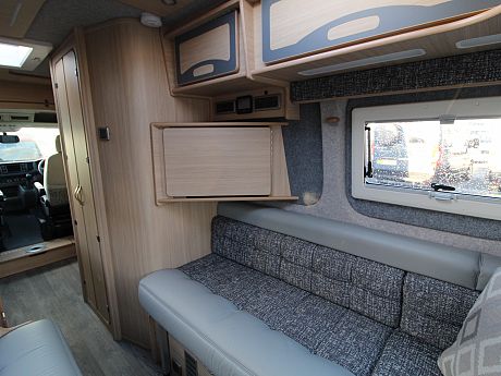 IH N-Class 680 CRL - 2023 image