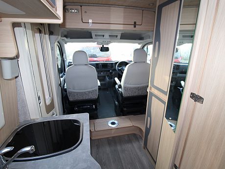 IH N-Class 680 CRL - 2023 image