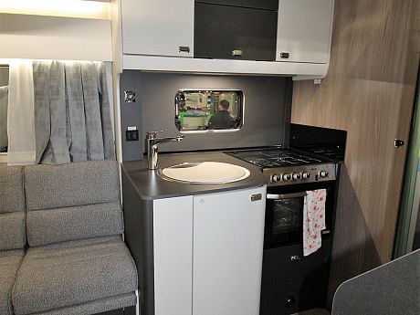 Swift Voyager 540 Auto - NEW  (54867) image