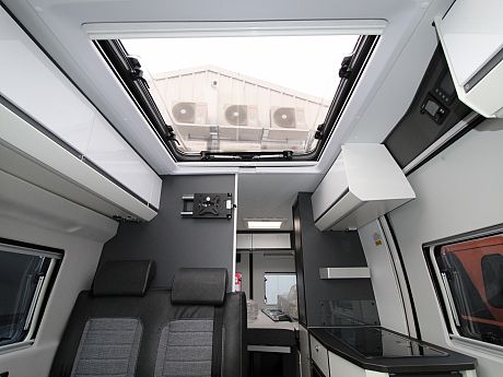 Adria Twin Supreme 600 SPB - 2024 image