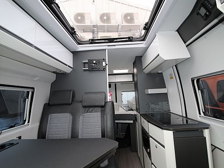 Adria Twin Supreme 600 SPB - 2024 image