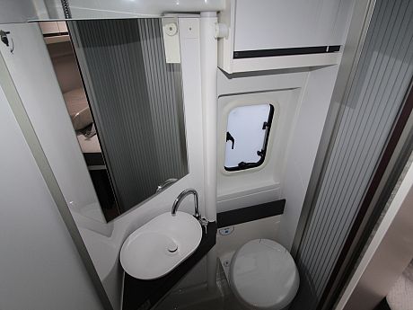 Adria Twin Supreme 600 SPB - 2024 image