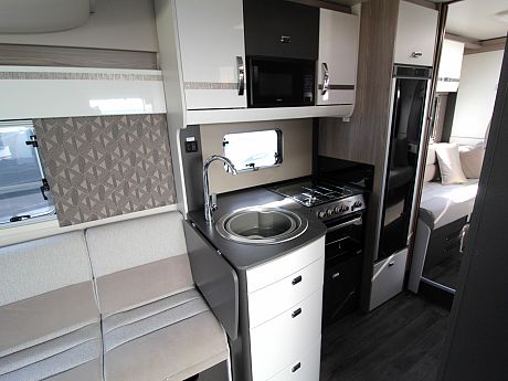 Swift Escape 674 - 2024 image