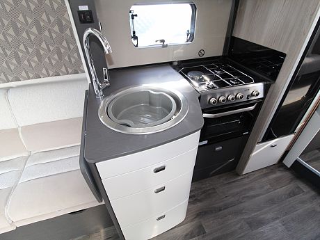 Swift Escape 674 - 2024 image