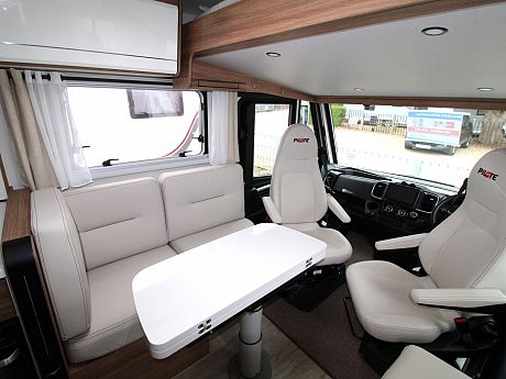 Pilote Expression G740 - 2024 image