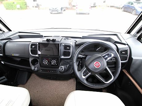 Pilote Expression G740 - 2024 image