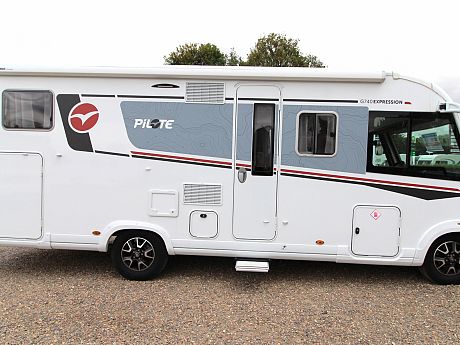 Pilote Expression G740 - 2024 image