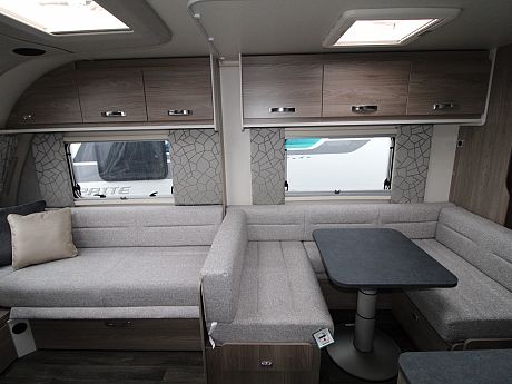 Swift Ace Award Superstar 2024 Wandahome Special Edition image