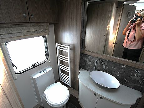 Coachman VIP 460 - 2024 image