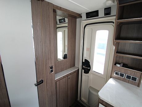 Coachman VIP 460 - 2024 image