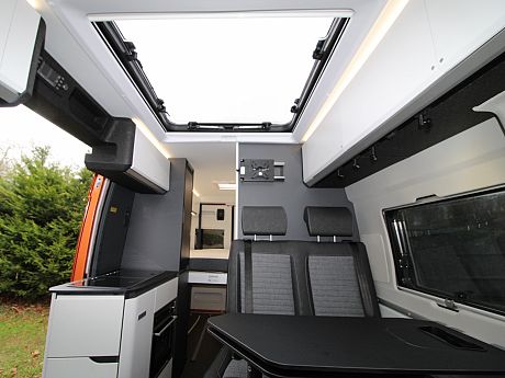 Adria Twin Supreme 640 SGX Batic Orange (63226) image