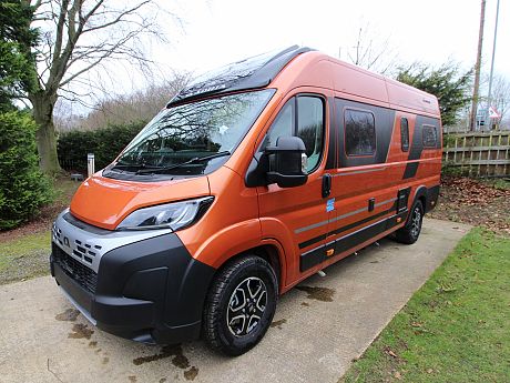 Adria Twin Supreme 640 SGX Batic Orange (63226) image