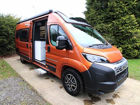 Adria Twin Supreme 640 SGX Batic Orange (63226) image