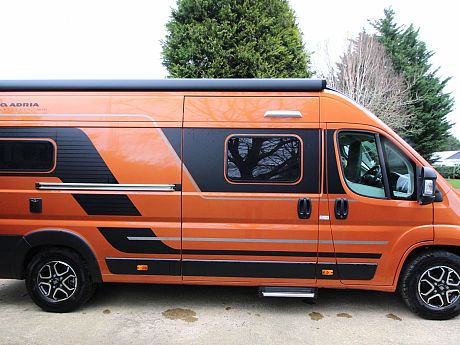 Adria Twin Supreme 640 SGX Batic Orange (63226) image
