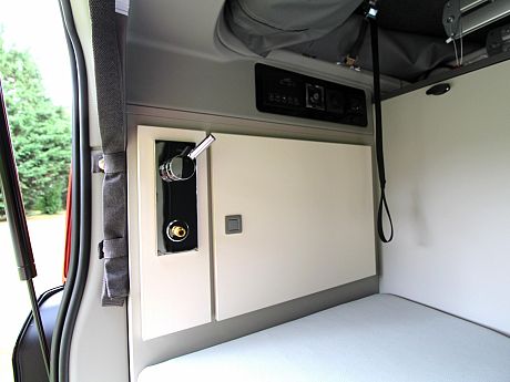 Westfalia Kelsey 2026 Artisan Red (65292) image