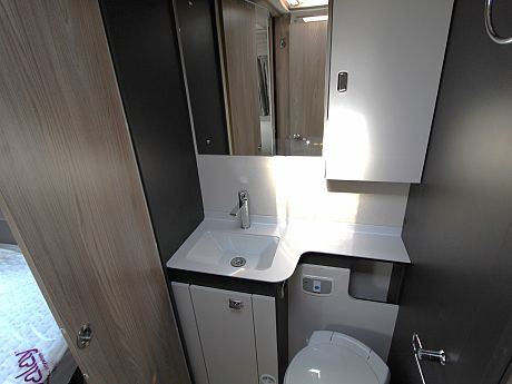 Swift Voyager 594 - (60421) image