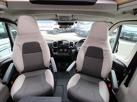 Adria Compact Select DL (68414) image