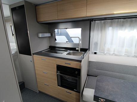 Adria Compact Select DL (68414) image