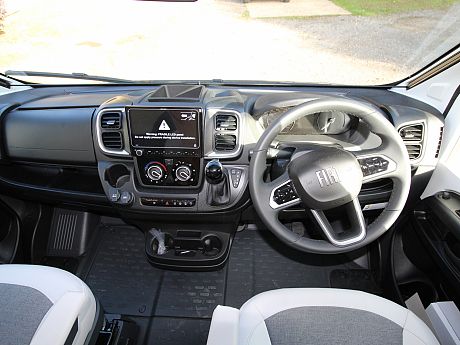 Adria Coral 60Y 670 DL image