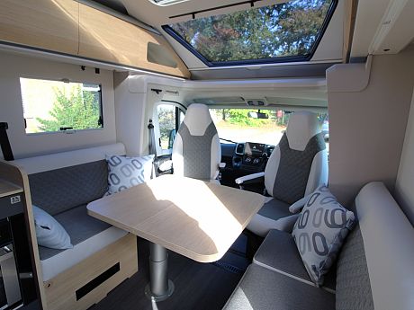 Adria Coral 60Y 670 DL image