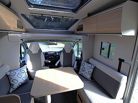 Adria Coral 60Y 670 DL image