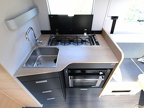 Adria Coral 60Y 670 DL image