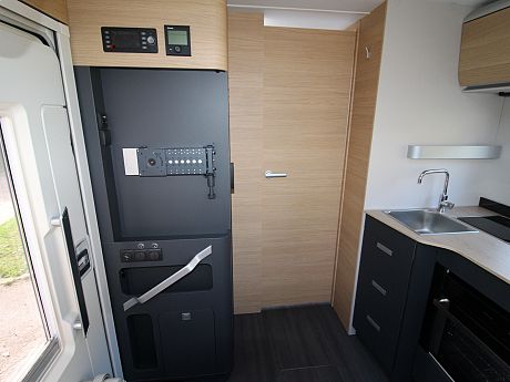 Adria Coral 60Y 670 DL image