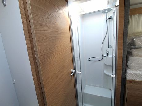 Adria Coral 60Y 670 DL image