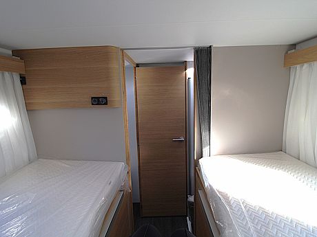 Adria Coral 60Y 670 DL image