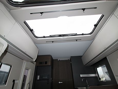 Adria Coral Supreme 670 DL 2026 (66587) image