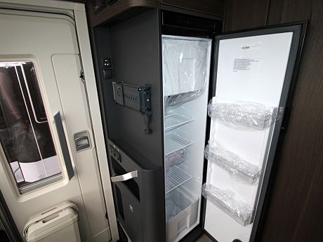 Adria Coral Supreme 670 DL 2026 (66587) image