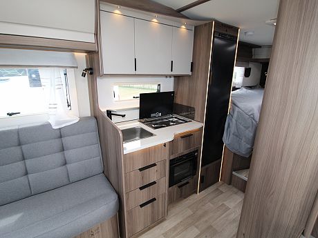 Coachman Travel Master Sportivo 565 - NEW image