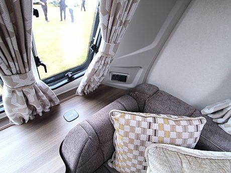 Coachman VIP 575 - 2026 image