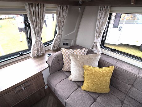 Coachman VIP 575 - 2026 image