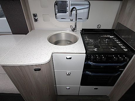 Swift Conqueror 580 - 2026 image