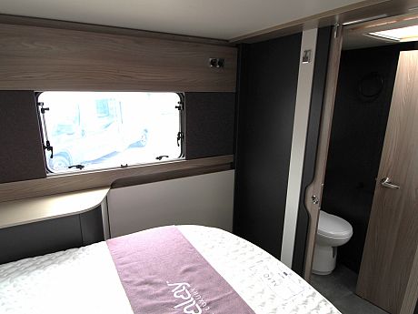 Swift Escape 694 - (65683) image