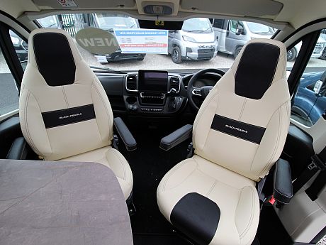 Fleurette/Florium Black Pearl 63 LJ - Artense Grey - 2026 image